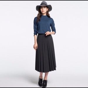 UNIQLO Midi Plated Skirt, Size M